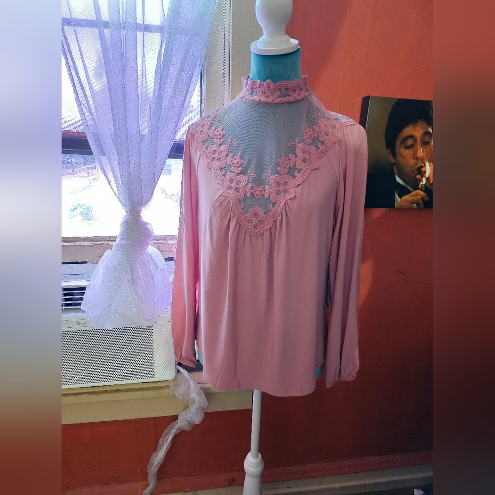 Uncommon job long-sleeved blouse